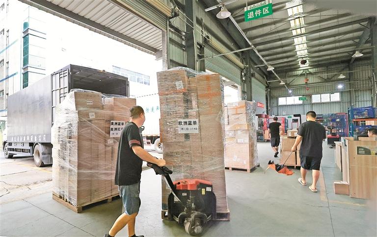 上半年深圳进出口总值2.17万亿元，占全国近一成，技术贸易成亮点